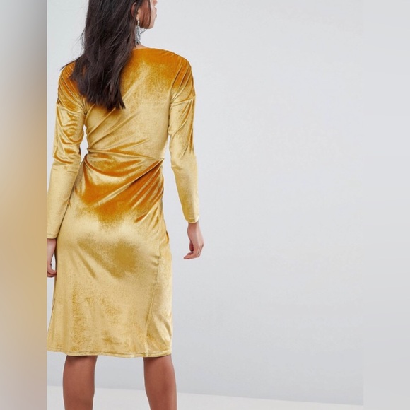 ASOS Gold Velvet Midi Wrap Dress; Size 8. NWT. - Picture 4 of 12